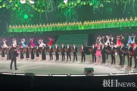 “七一晚会”今晚录制，彩排时惊艳全场的彩虹室内合唱团献唱《春天的故事》图片