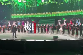 “七一晚会”今晚录制，彩排时惊艳全场的彩虹室内合唱团献唱《春天的故事》图片