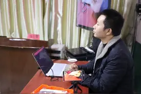 14天！贵州物理老师带领学生自制“仿真飞机”成功起飞图片