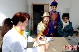 甘肃肃北草原蒙古族女医生20余载行医赢美誉图片