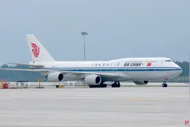 天府机场首航日，国航两架航班将起飞，正式在蓉开启“一市两场”运行图片