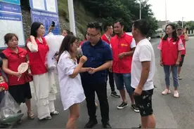 贵州黔西一对母子走亲戚时一同被拐，母亲逃出来后，31年后终相逢图片
