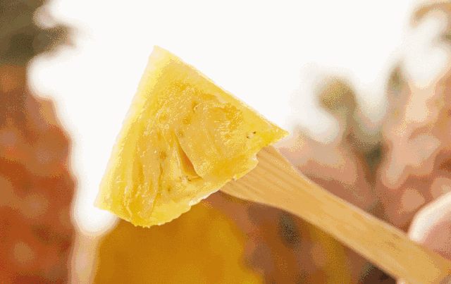 万万没想到，将菠萝泡在盐水中竟没啥用？这些年都做错了
