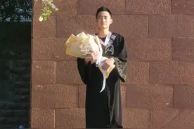 我的暑假生活丨大四学生江凯：水上乐园当救生员图片