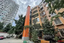 成都首例“电梯加装”诉讼案后续：电梯已基本完工，很快将正式投用图片