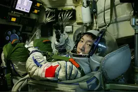 杨利伟的《太空一日》全网刷屏！网友：一口气读完，过于伟大图片