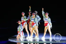 今年夏天，到南川打卡48米悬崖无边际泳池图片
