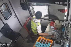 “你先走，通行费我来出！”司机载生病女童遇ETC故障，高速收费员紧急放行图片