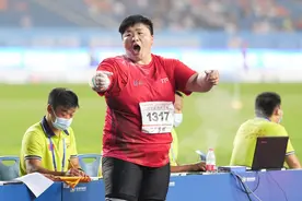 20米39！巩立姣再创铅球世界最佳：奥运金牌就在眼前挂着图片