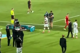 欧罗巴盛宴·人物｜C罗赛后两度怒摔队长袖标，出局夜他心有不甘图片