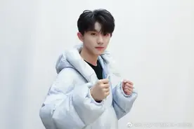 学霸人设崩塌！马嘉祺方辟谣用粉丝集资补习文化课图片