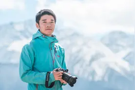 他的镜头里，是火车内外日新月异的当代中国图片