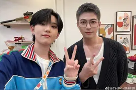 陆柯燃晒合照为陈学冬庆生：对着镜头开心比“V”图片
