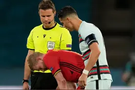 葡萄牙队欧洲杯出局后，C罗不仅“怒摔”袖标，还有暖心一幕……图片