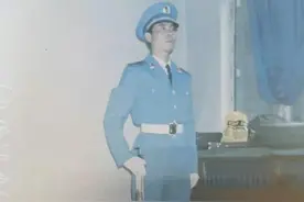 王耀军、王尚：一对父子兵 两代擎旗手图片
