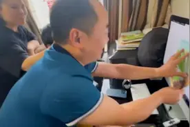 高考生查分爸爸捂屏幕不敢看，得知673分全家欢呼视频封面