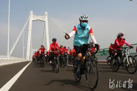 河北怀来：跨官厅水库公路怀来大桥通车图片