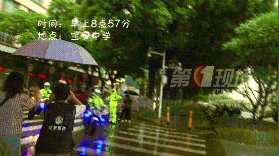 铁骑送中考生赶到考场，一陌生人递上饮料，泣不成声…原因太暖心图片