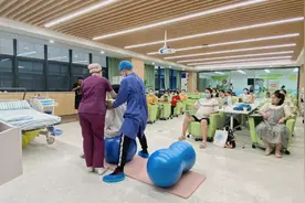 这样生娃不紧张，在草莓妈妈学院学习如何舒服生宝宝图片