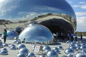 用坚守的奉献去实现中国梦 用无悔的青春传承石油魂—记“石油工人心向党·一号井再出发”媒体开放日图片