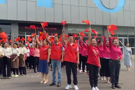 潍坊家政人同唱一首歌 欢庆中国共产党百年华诞图片