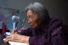 再见爸爸“一面”，94岁女儿等了76年图片