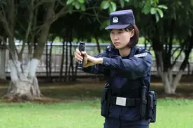 这就是我们的缉毒女警，军中“花木兰”、警营“霸王花”！图片