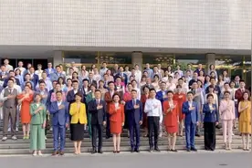 唱响！百名主播《唱支山歌给党听》图片