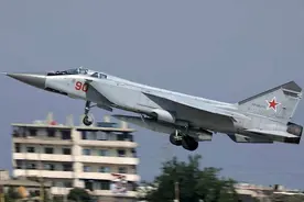 俄罗斯海军多架战机在地中海进行侦查演习行动图片