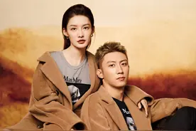 黄景瑜李沁合体拍怦然心动大片 粉丝：情侣装太好磕了图片