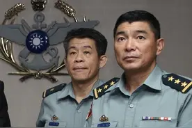 台军“参谋总长”黄曙光今天卸任 蔡英文罕见地一口气换军中3巨头图片