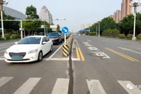 济南多处路口车道通行有变图片