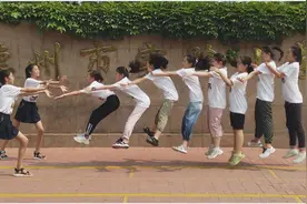 德州：小学师生共同完成离校前10件暖心事，录制成短视频送别毕业生图片