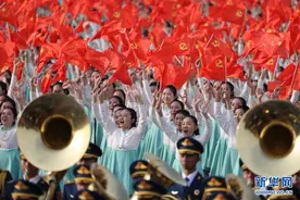 我们是共产主义接班人！3000名少年歌声献给党图片