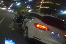 男子顺利通过科目一却放弃驾考，竟说开车和农用车一样简单图片