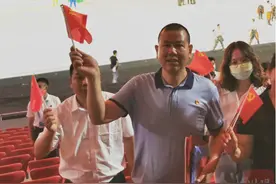 党的盛典我在场丨黄继光侄儿黄拥军：“三爸，这就是你家书里期盼的幸福日子！”图片
