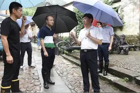 以战时状态严阵以待扎实备战 江山市领导带队检查防汛工作图片