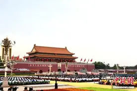 天安门庆典，习近平十句话里的“百年中共说”图片