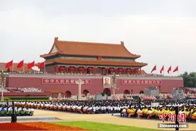 震撼世界的100年：外媒聚焦中共百年发展历程图片