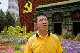 美团骑手受邀参加庆祝大会：值得一辈子铭记图片