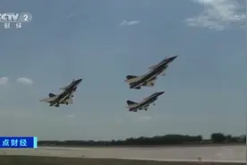 “71”完美队形诞生记！记者探访空军八一飞行表演队→图片