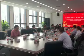 山东省新时代文明实践文艺志愿服务队美术分队走进山东互联网医保大健康集团图片