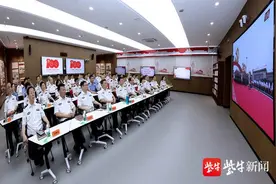 江苏警官学院师生集中收看庆祝中国共产党成立100周年大会图片