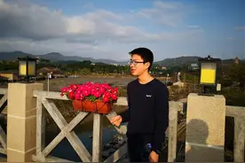 华一寄宿这名学生，提前学完高中数学物理知识图片