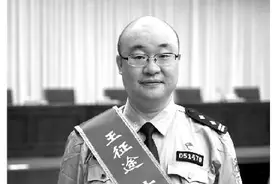 深圳公安4人入选“十大鹏城政法英模”图片