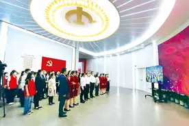 这一天，回首过去追寻荣光图片