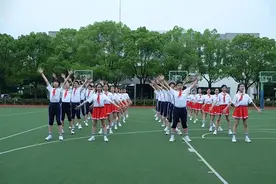 朝气活力！上海近300所学校、5万余名学生集体舞快闪上线图片