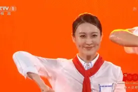 找到了！这位刷屏的领舞者是北大老师图片
