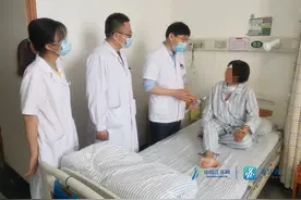 三姐妹“组团”来看病，均被疑患甲状腺癌图片