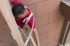 高温下的坚守丨德州空调维修技师李善路：每天工作超12小时 挥洒汗水为用户送清凉图片